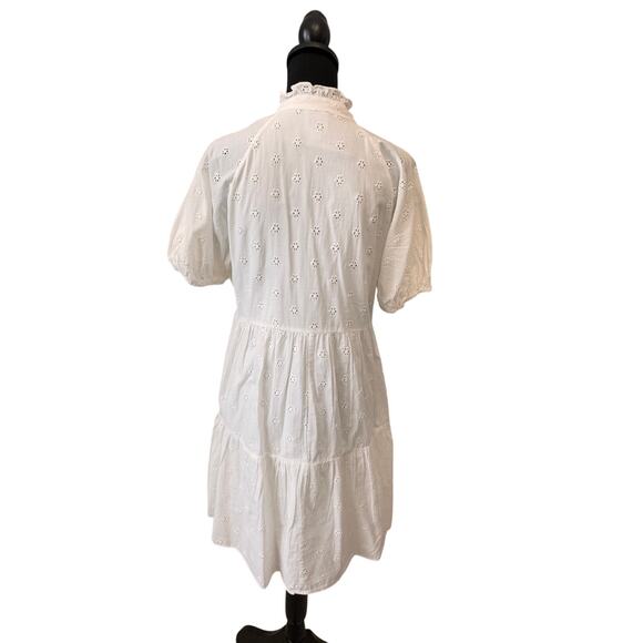 New CECE Women's White Eyelet Tiered Ruffle Neck Mini Dress Size M - Picture 3 of 4
